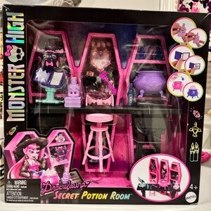 Monster High Draculaura Secret Potion Room Playset - Pink, Purple & Black